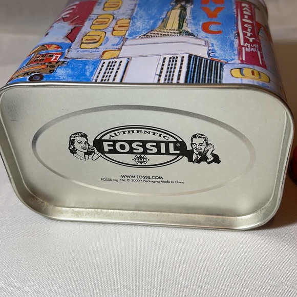Fossil Watch 1990’s with Collector Tin - Picture 6 of 12